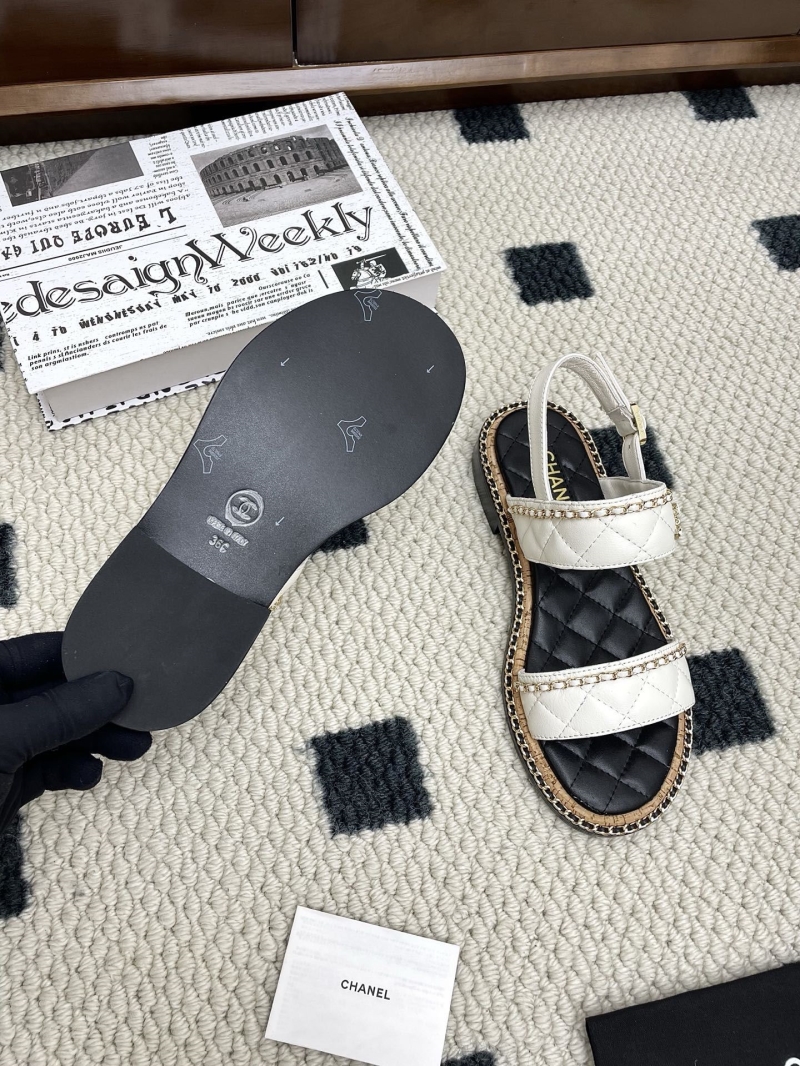 Ch**el slippers